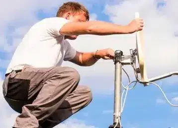 Instalación, reparación y orientación de antenas parabólicas.